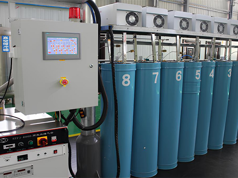 電子氣體級匯流排，自動化控制加熱烘干真空置換裝置 2 套(6 工位，8 工位)可以同時處理 14 支直徑小于 250 的鋼瓶